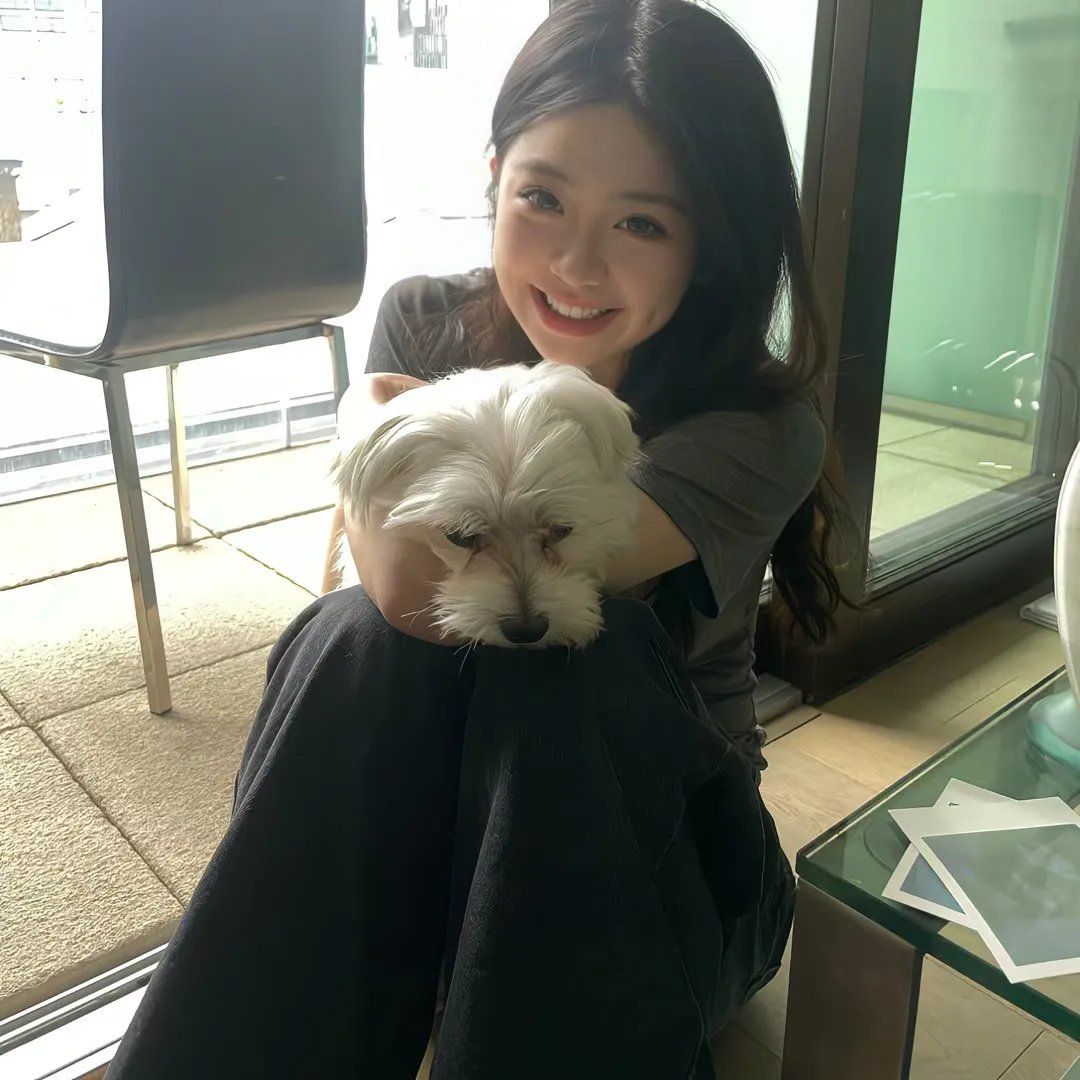 公寓里的两个女人